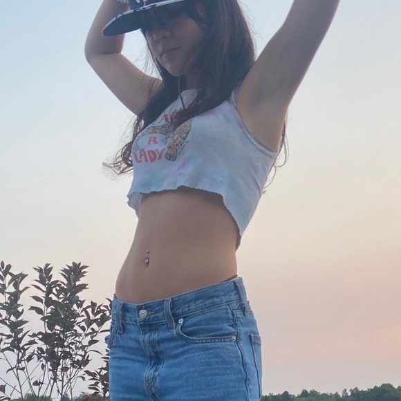 Addison Rae 'always a lady' cropped tank - Picture 5 of 5